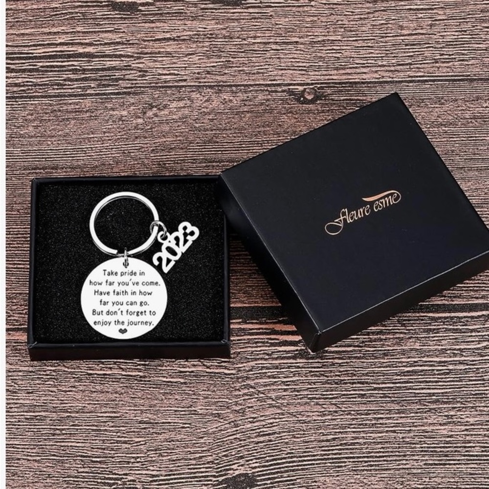 Gift keychain 2023 can be added or removed